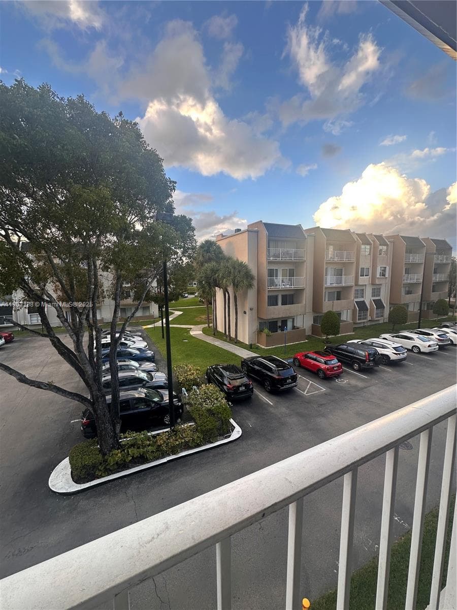 Kings Creek South · #B-315 in Miami - Photo 22