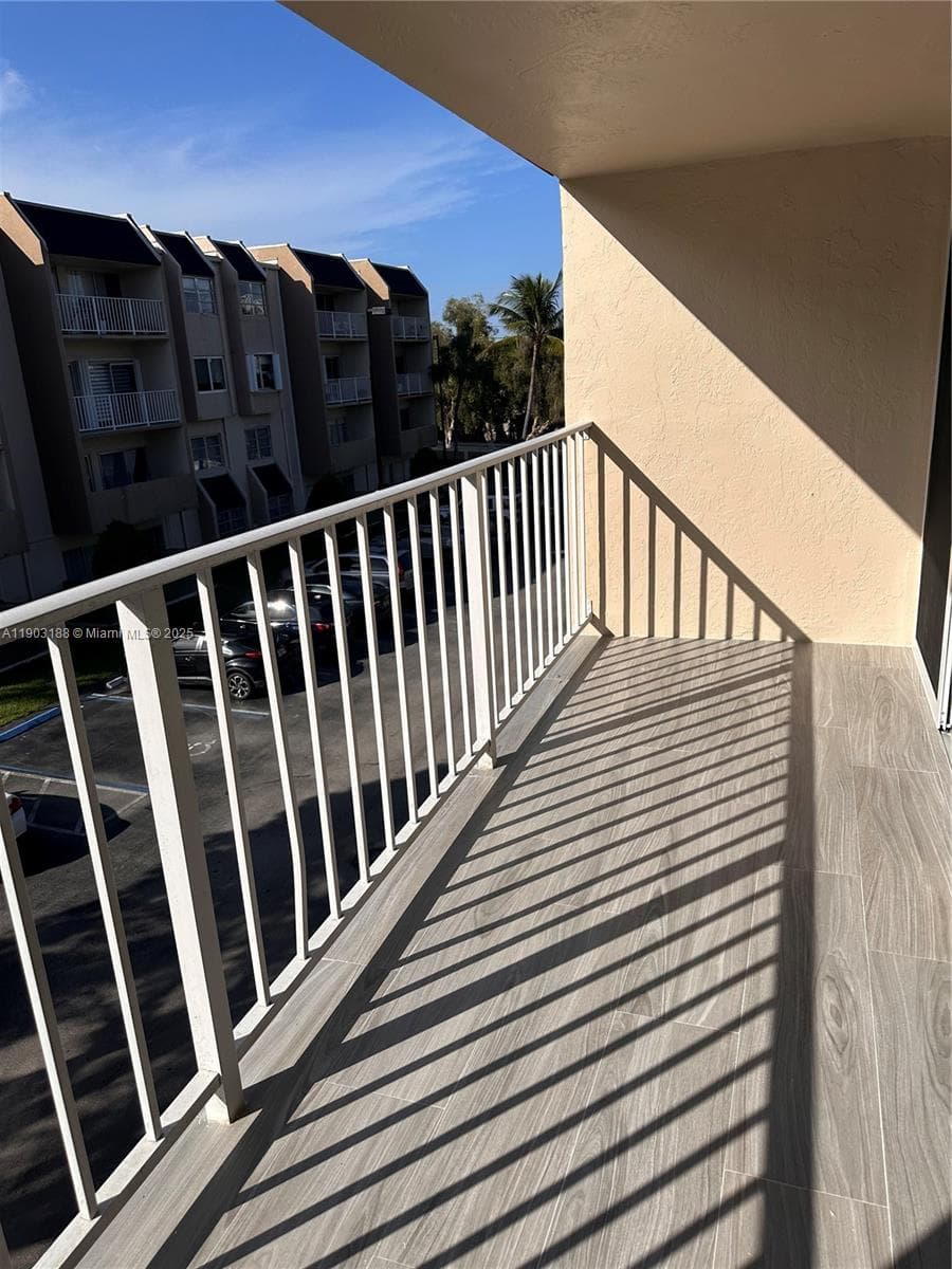 Kings Creek South · #B-315 in Miami - Photo 19