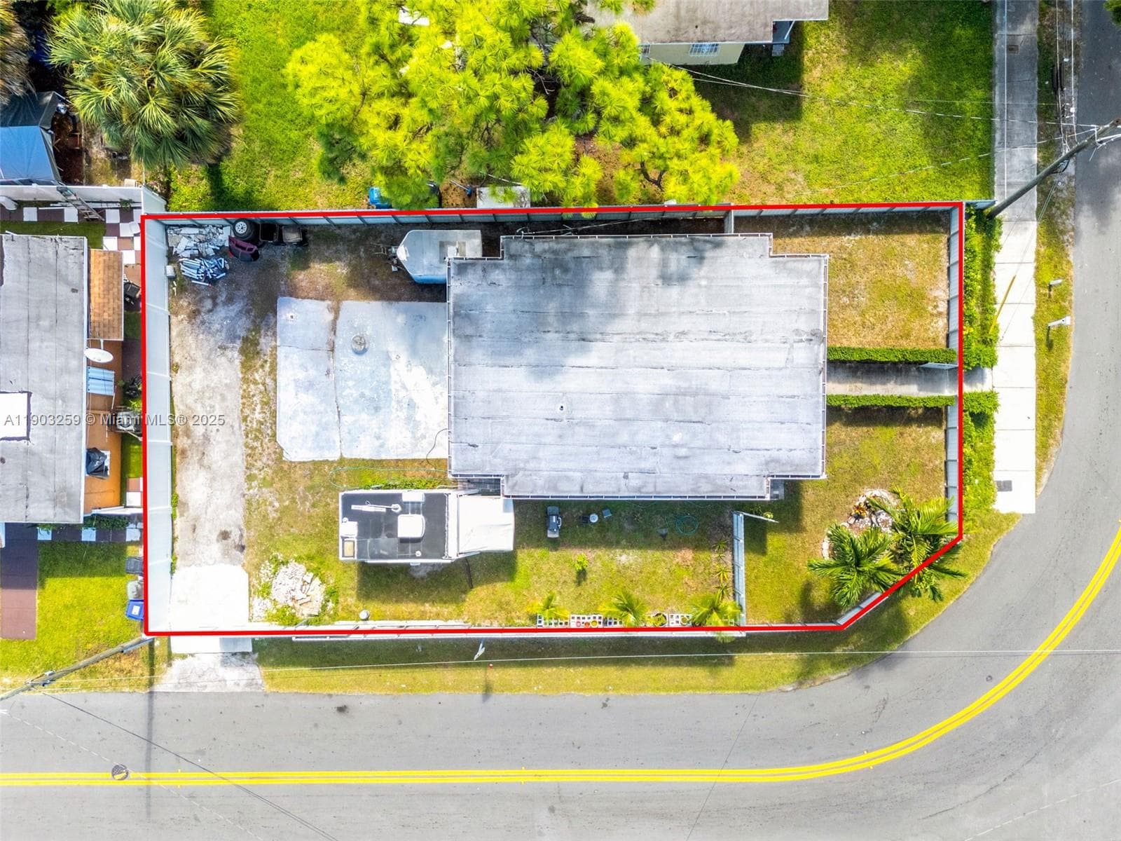 844 NW 15th Ave photo 6