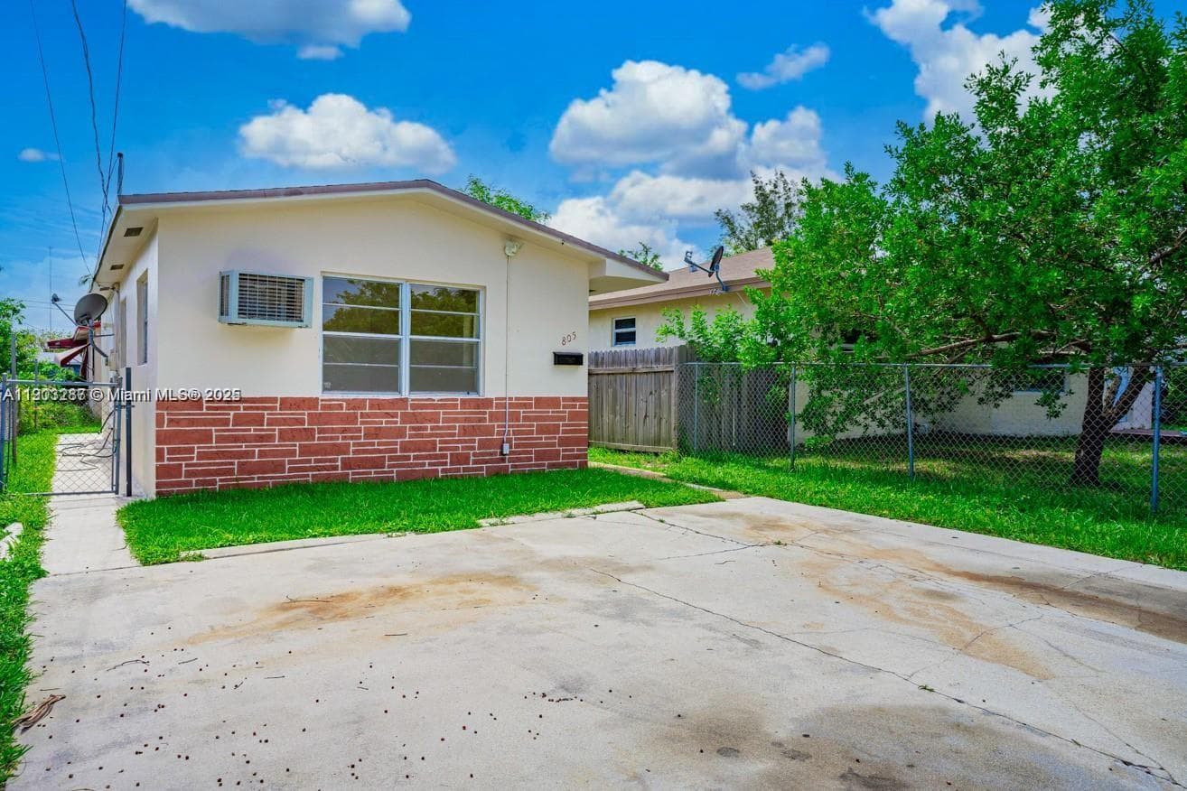 805 NW 3rd Ter #1 photo 13