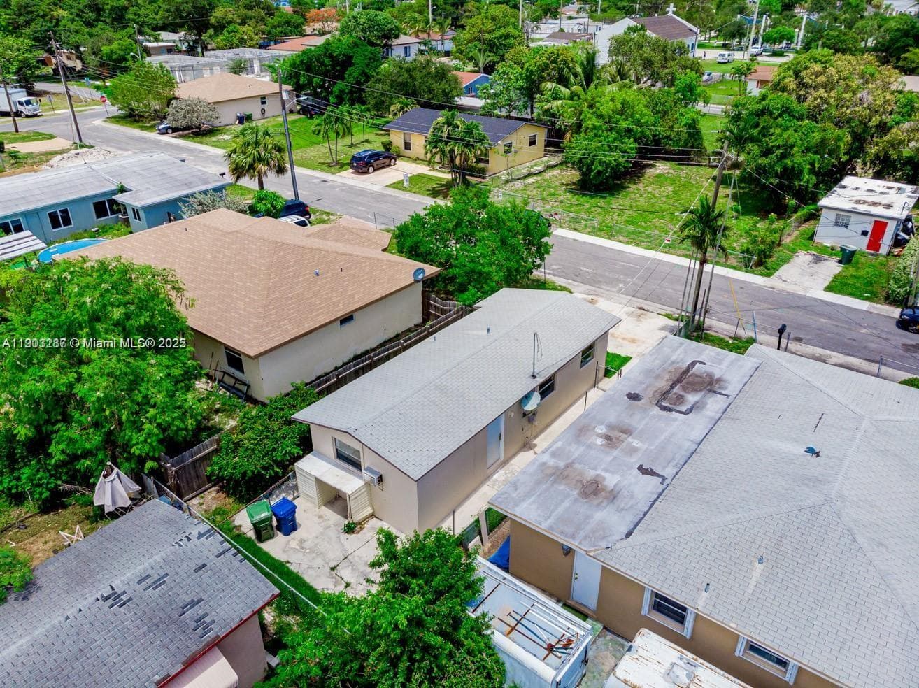 805 NW 3rd Ter #1 photo 3