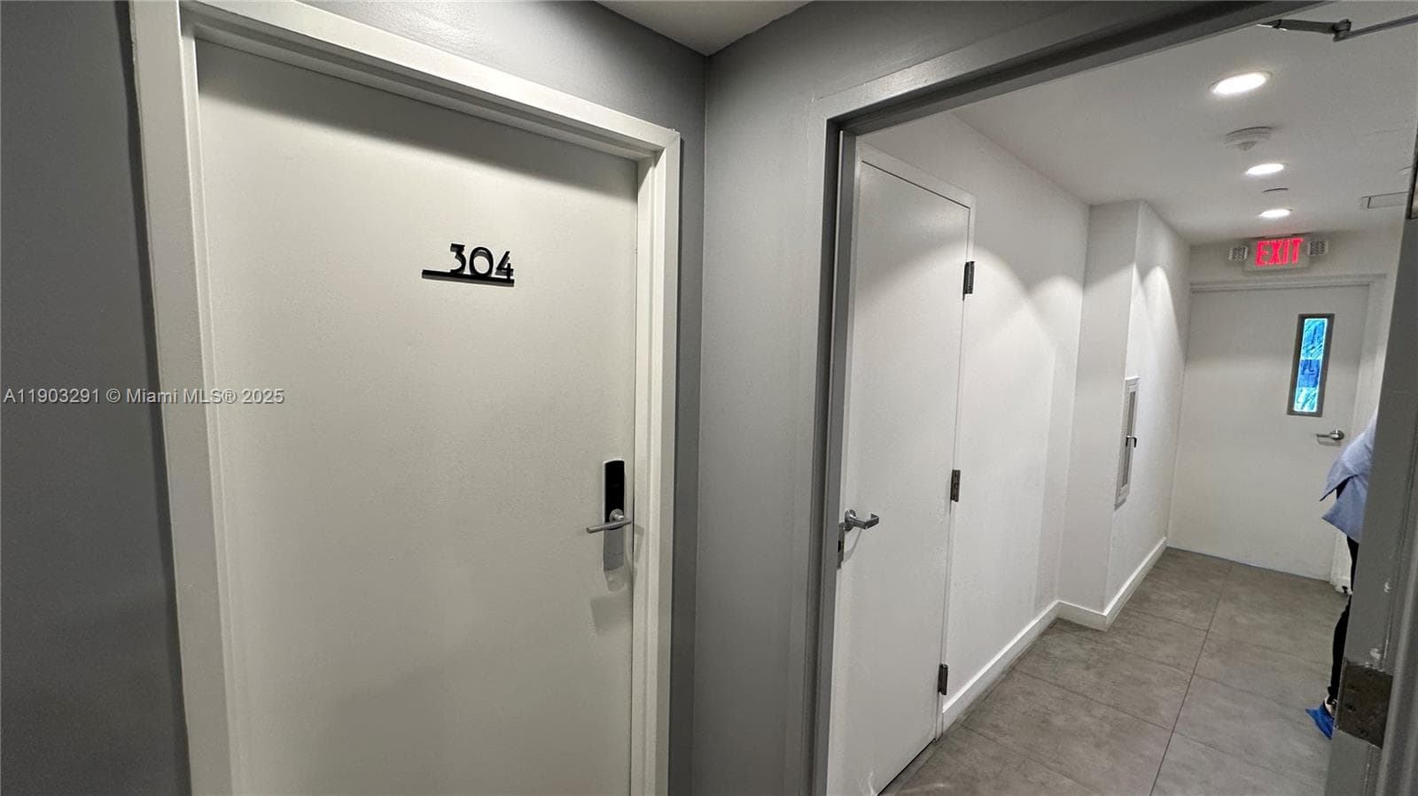 Bay Breeze Residences · #304 in Bay Harbor Islands - Photo 2