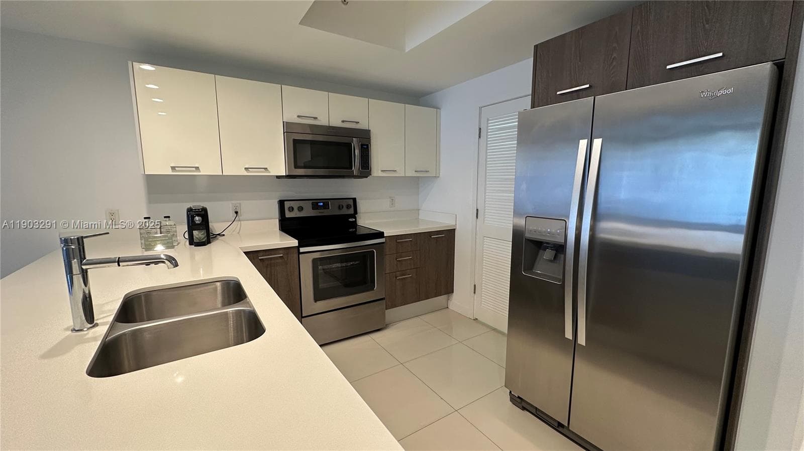 Bay Breeze Residences · #304 in Bay Harbor Islands - Photo 4