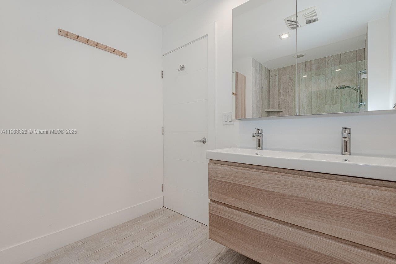 Roney Palace · #PH21 in Miami Beach - Photo 15