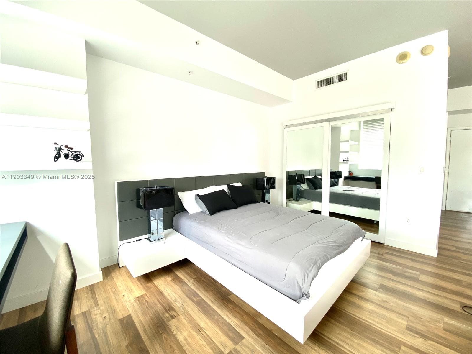 Loft Downtown II · #2904 in Miami - Photo 4