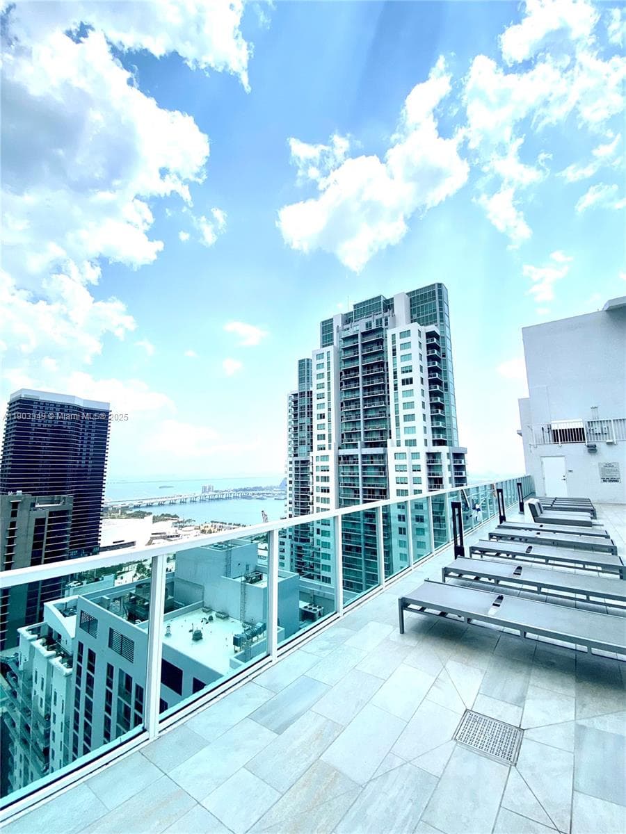 Loft Downtown II · #2904 in Miami - Photo 8