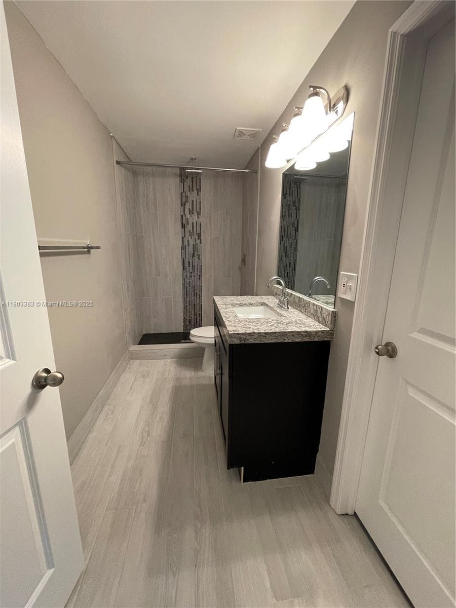 SUMMER LAKE · #203 in Oakland Park - Photo 8
