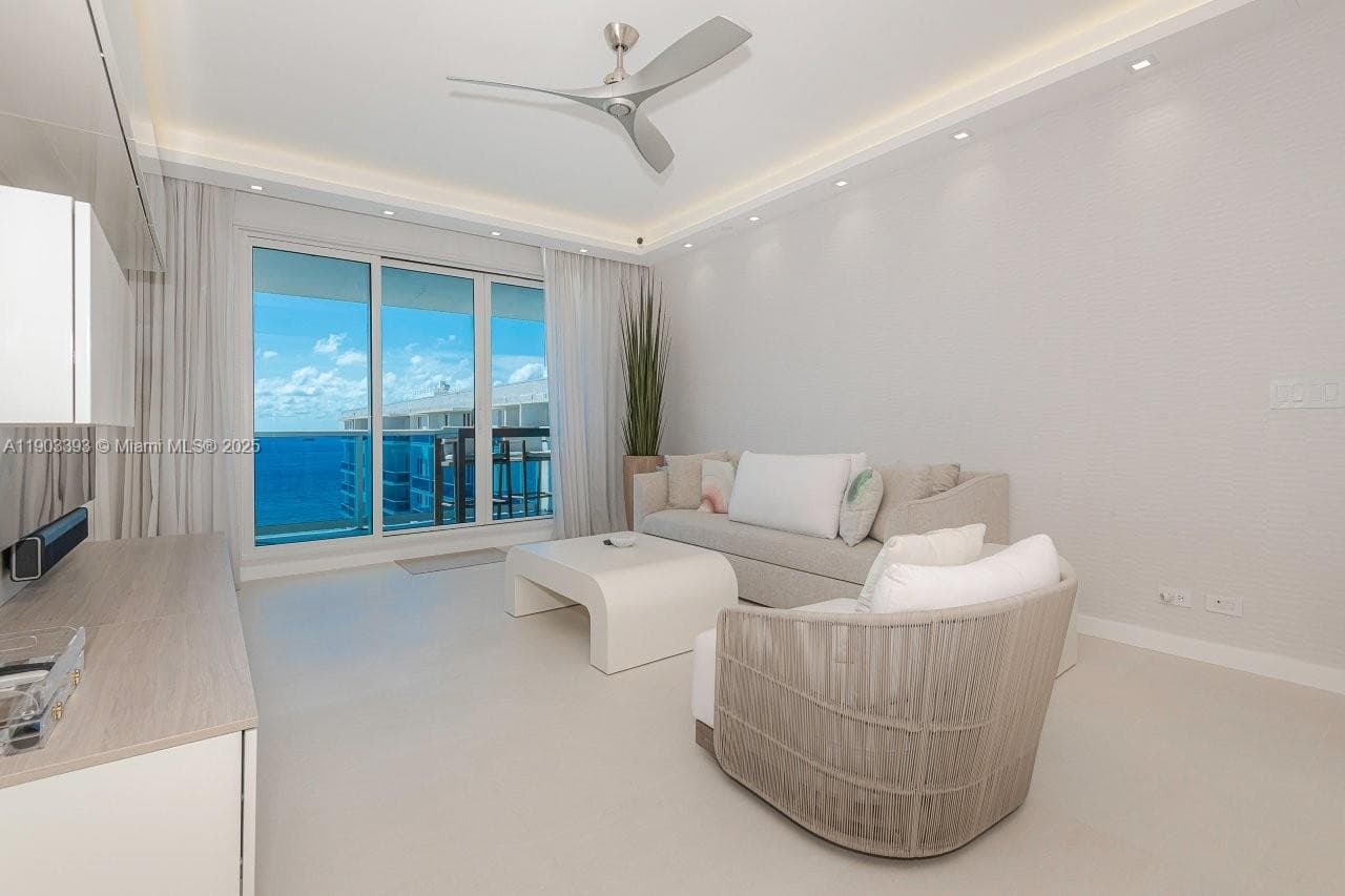 Roney Palace · #PH20 in Miami Beach - Photo 1