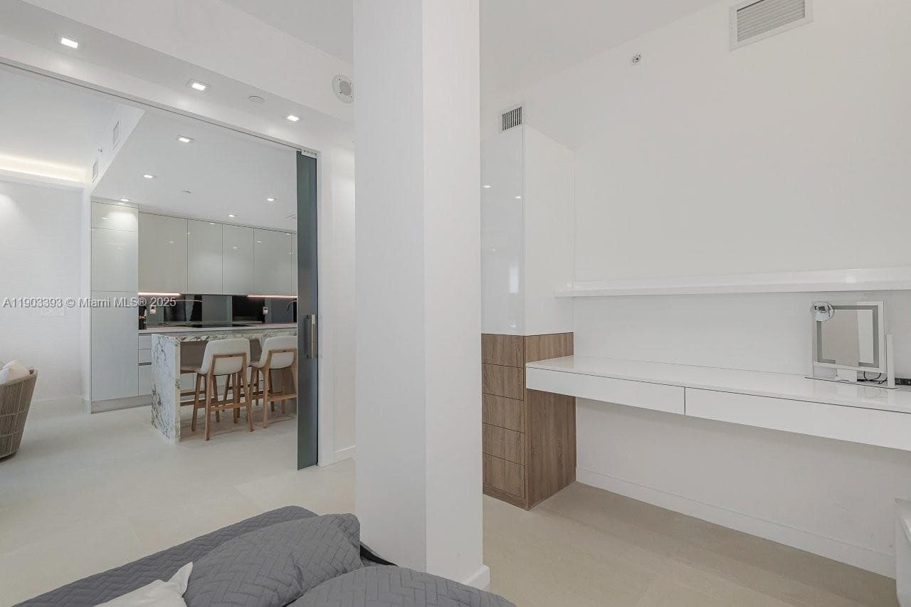 Roney Palace · #PH20 in Miami Beach - Photo 24