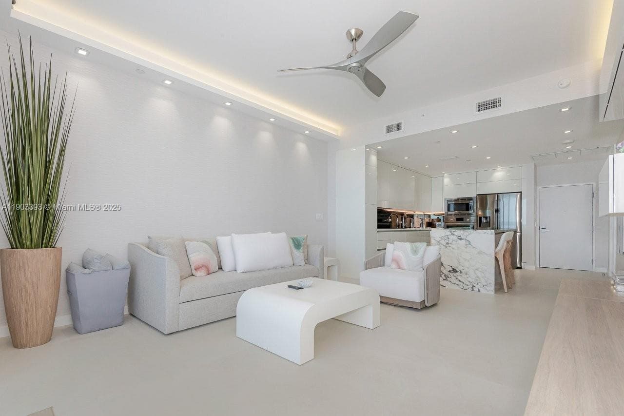 Roney Palace · #PH20 in Miami Beach - Photo 4