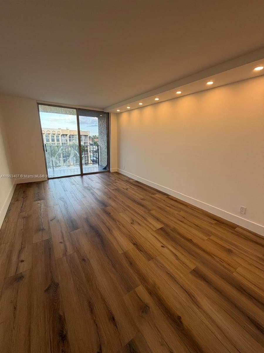 DESOTO PARK CONDO · #511 in Hallandale Beach - Photo 6