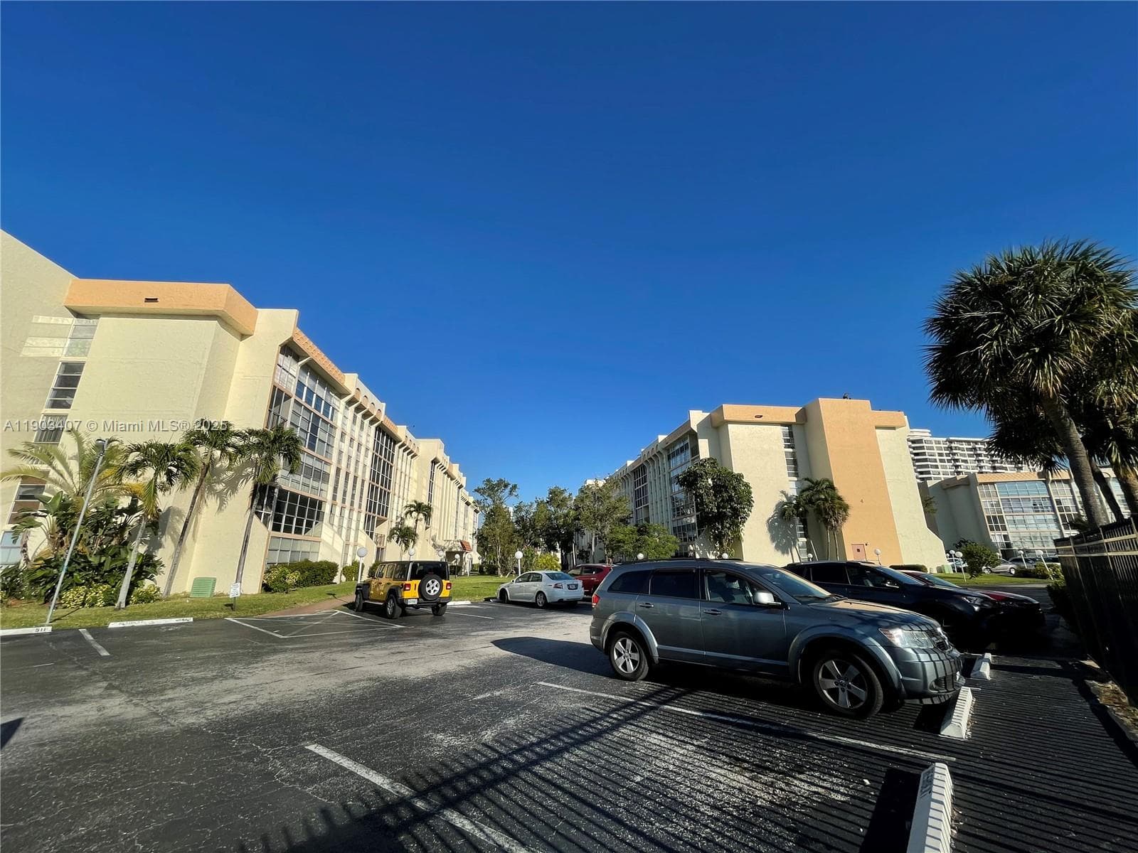 DESOTO PARK CONDO · #511 in Hallandale Beach - Photo 43
