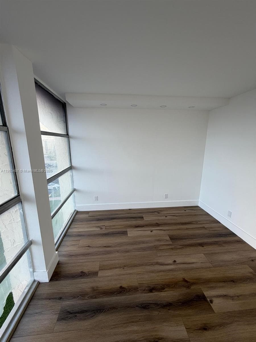 DESOTO PARK CONDO · #511 in Hallandale Beach - Photo 3