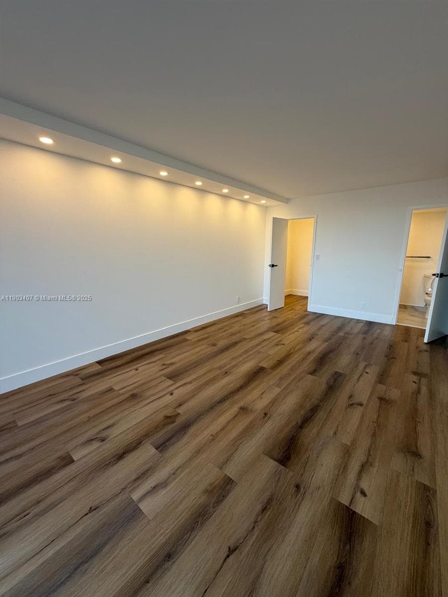 DESOTO PARK CONDO · #511 in Hallandale Beach - Photo 9