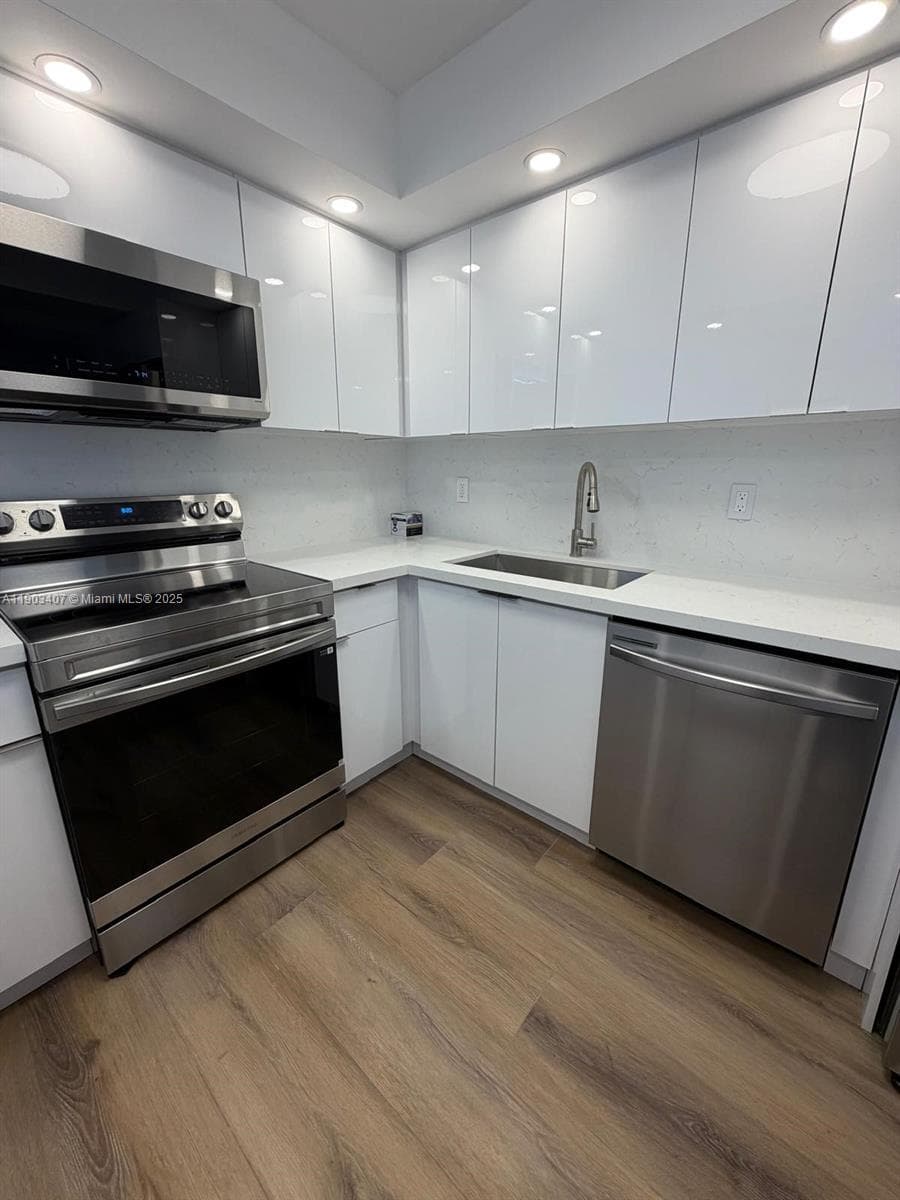 DESOTO PARK CONDO · #511 in Hallandale Beach - Photo 11