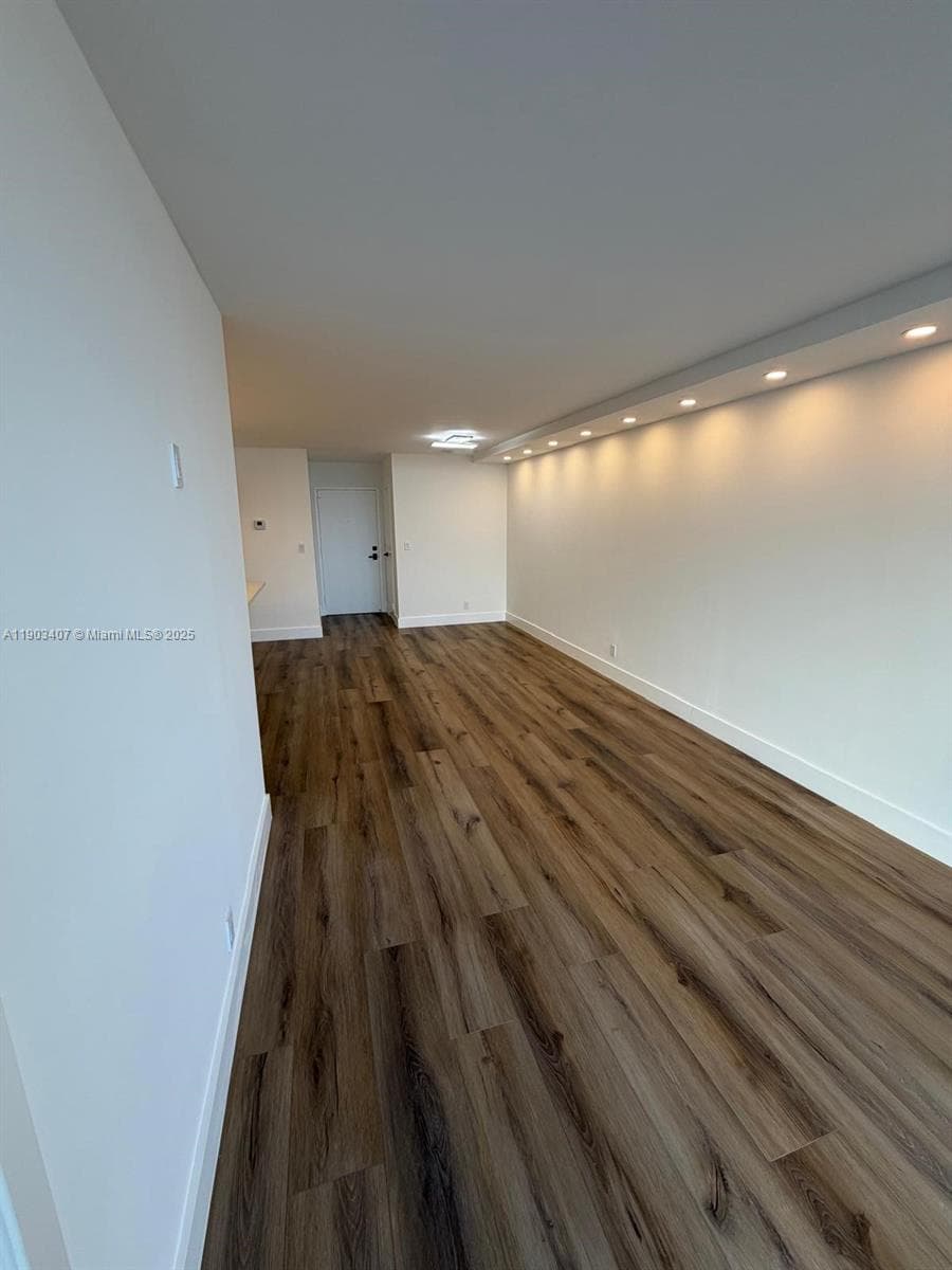 DESOTO PARK CONDO · #511 in Hallandale Beach - Photo 4