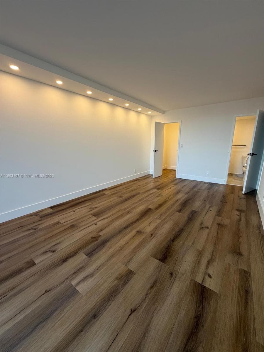 DESOTO PARK CONDO · #511 in Hallandale Beach - Photo 8