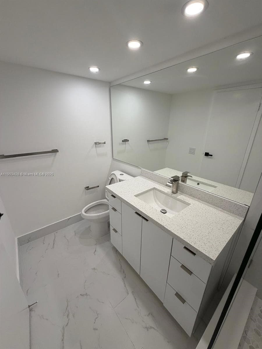 DESOTO PARK CONDO · #501 in Hallandale Beach - Photo 2