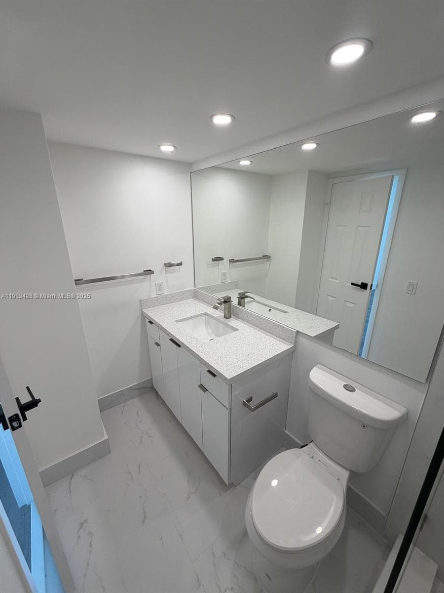 DESOTO PARK CONDO · #501 in Hallandale Beach - Photo 26