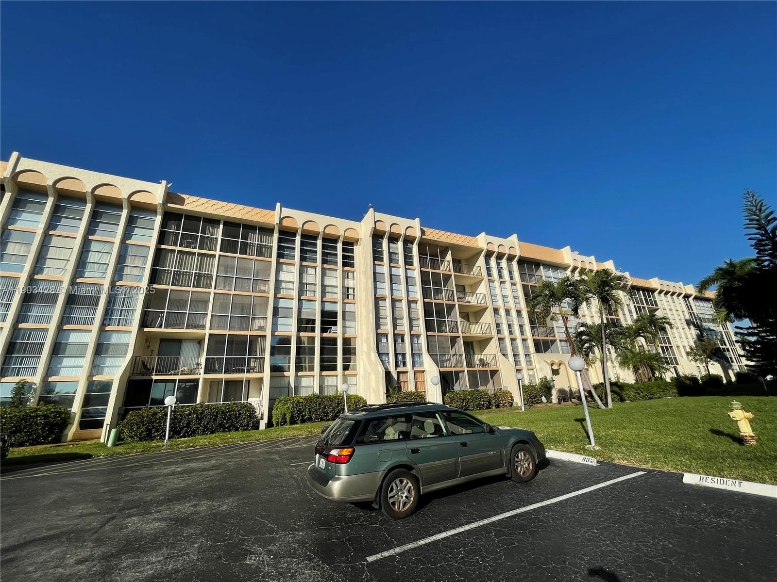 DESOTO PARK CONDO · #501 in Hallandale Beach - Photo 32
