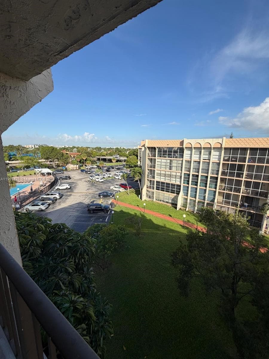 DESOTO PARK CONDO · #501 in Hallandale Beach - Photo 18