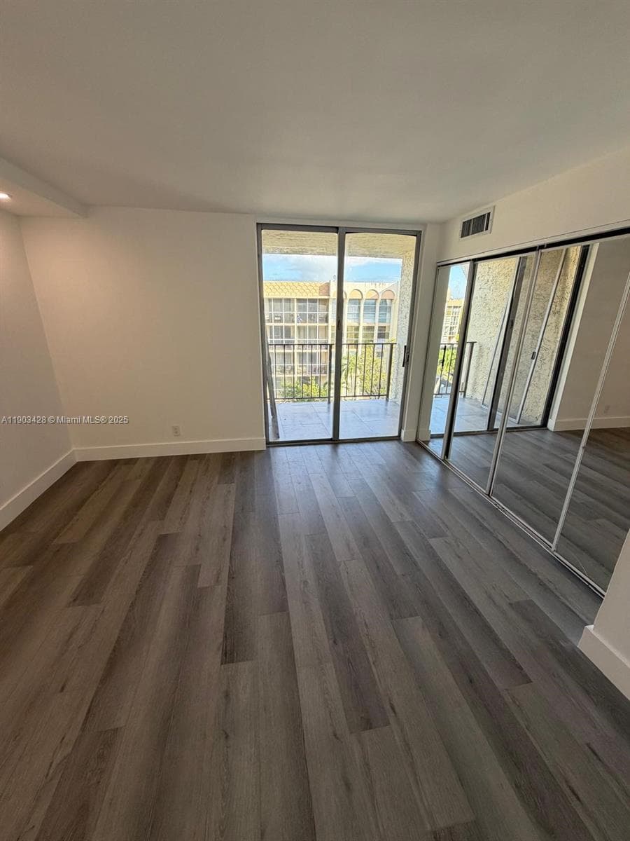 DESOTO PARK CONDO · #501 in Hallandale Beach - Photo 19
