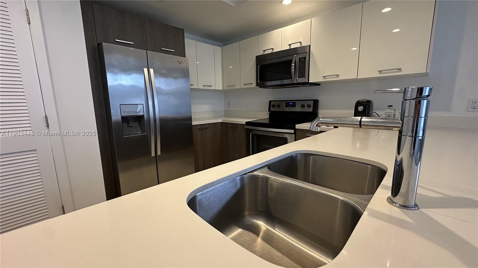 Bay Breeze Residences · #503 in Bay Harbor Islands - Photo 6