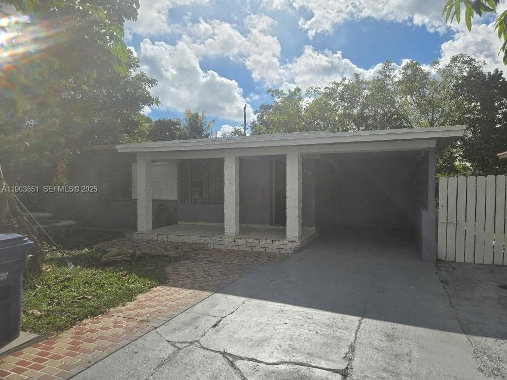 1370 NW 116 TER photo 1