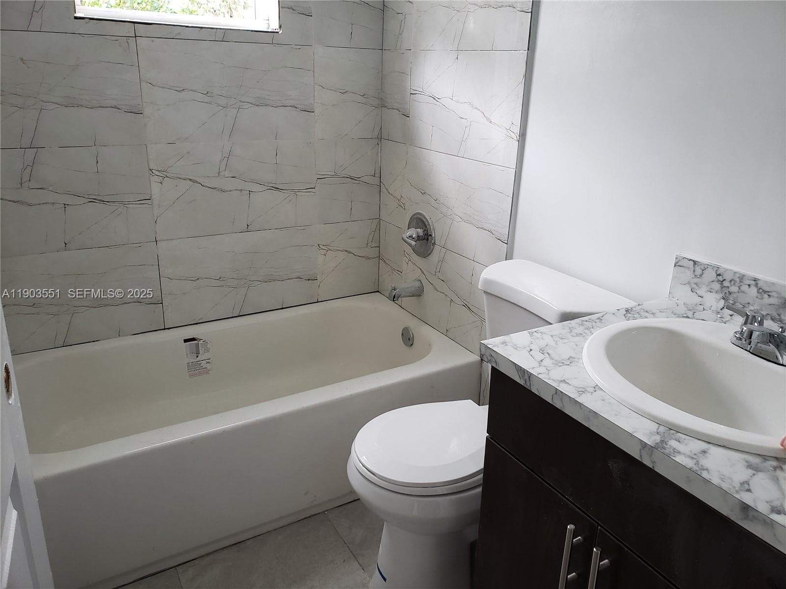 1370 NW 116 TER photo 10
