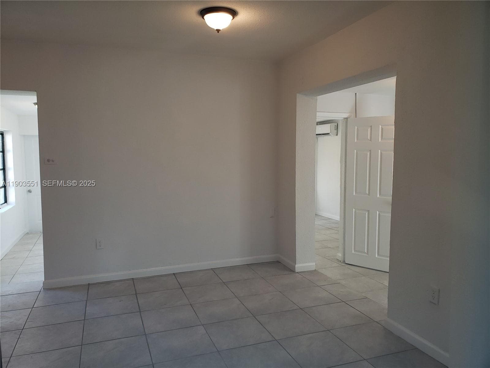 1370 NW 116 TER photo 8
