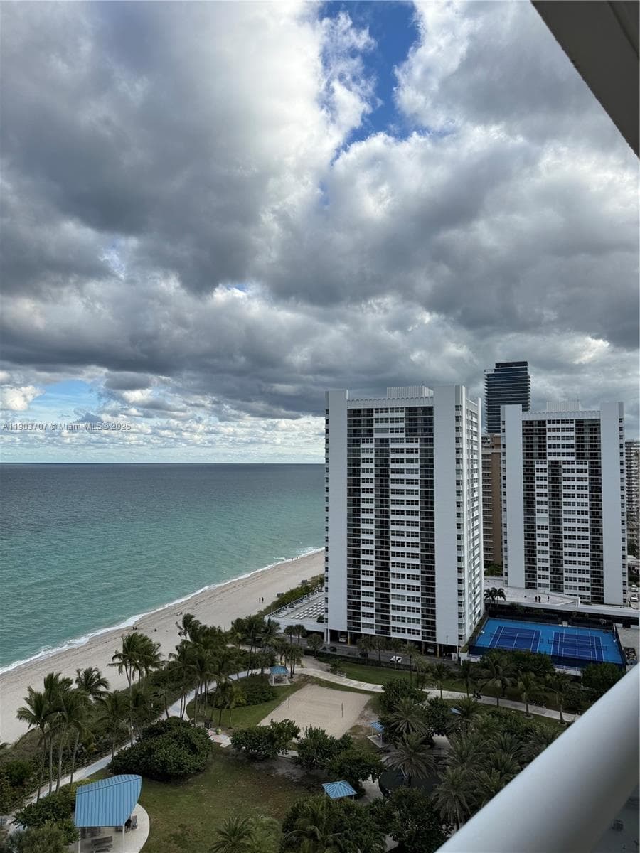 BEACH CLUB CONDO · #1702 in Hallandale Beach - Photo 1