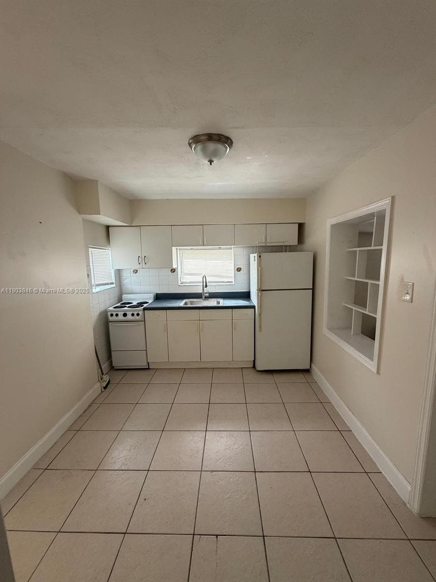 PALMEADOR HALF ACRES NO 2 · #7 in Dania Beach - Photo 6