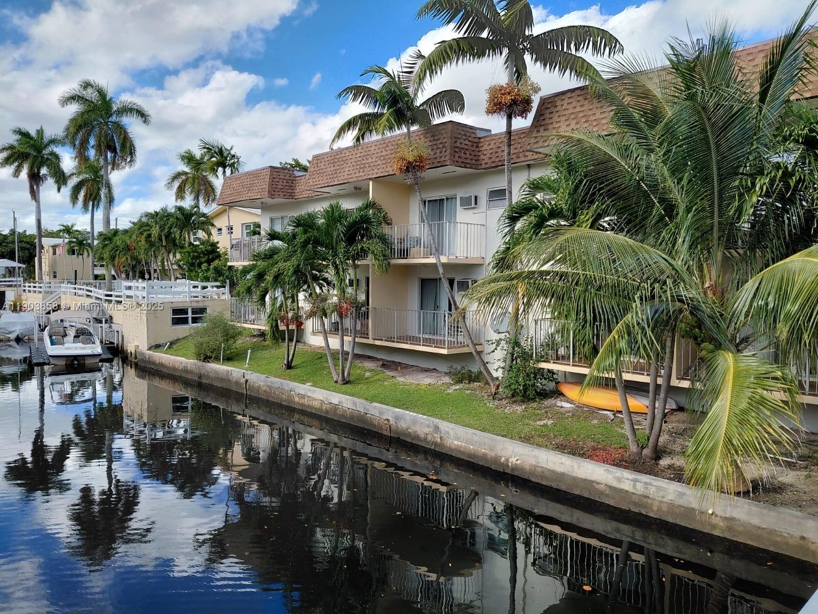 HIDDEN WATERS CONDO · #130 in North Miami - Photo 18