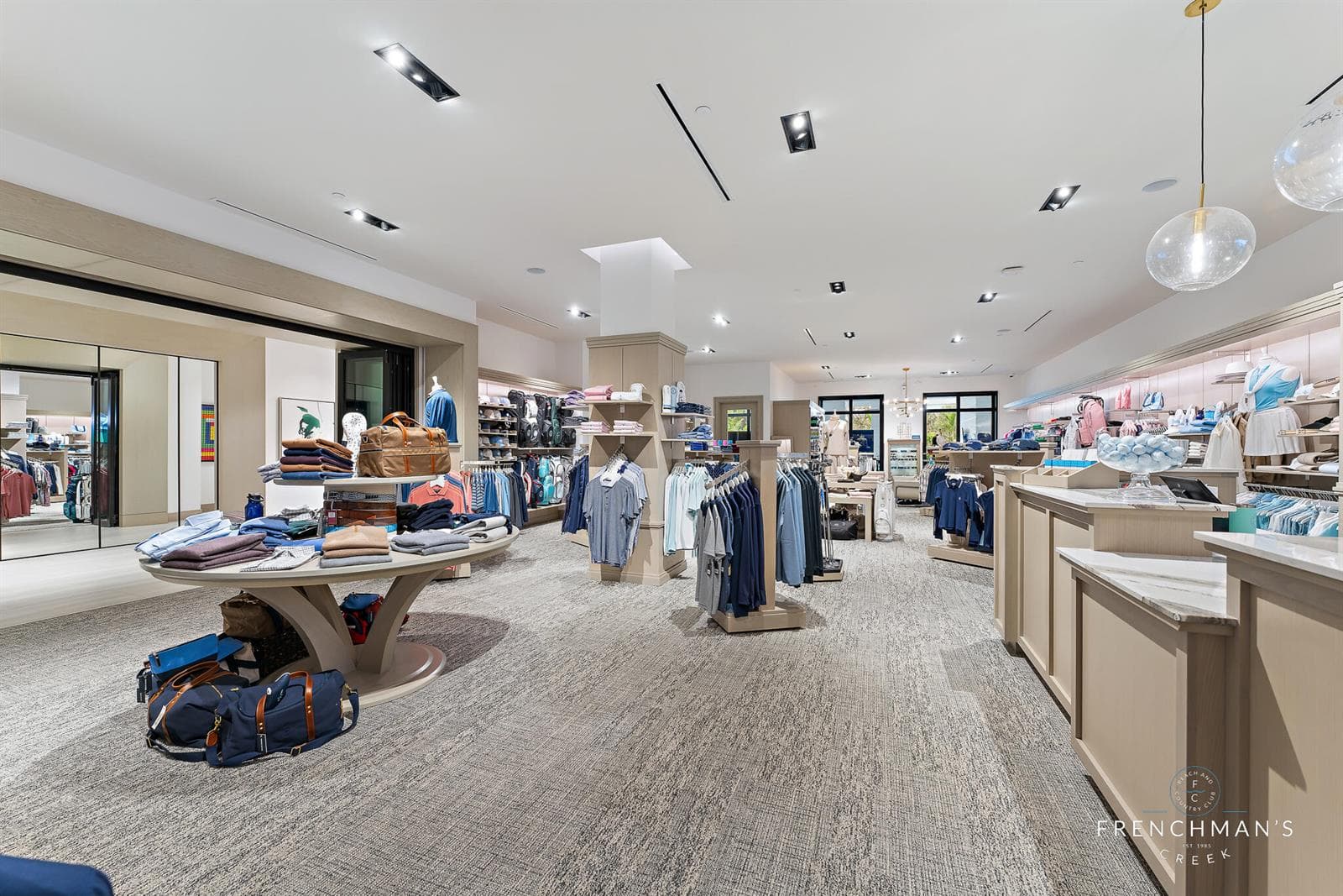 13-Golf_Shop