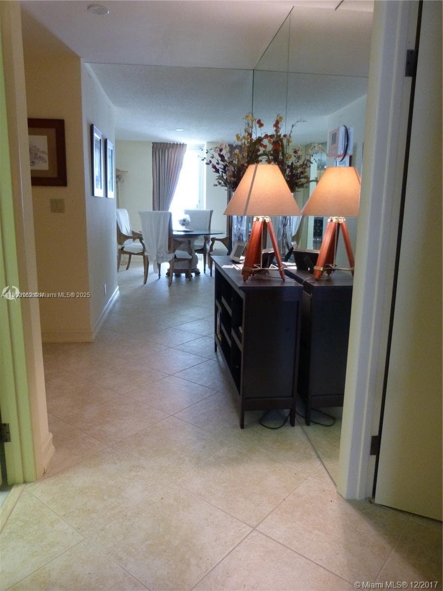 PLAZA SOUTH CONDO · #3G in Fort Lauderdale - Photo 4