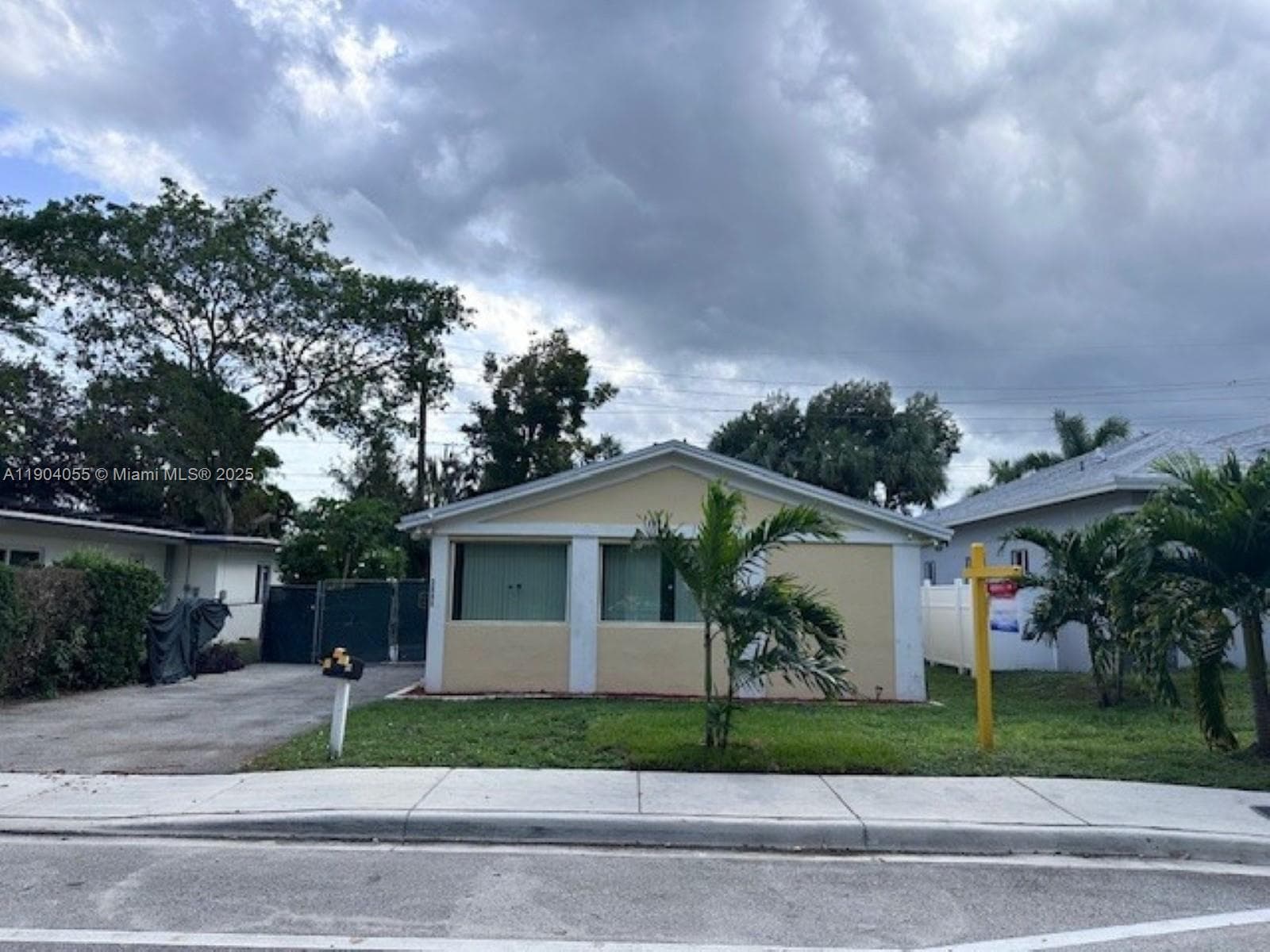2898 NW 6th Ct photo 1
