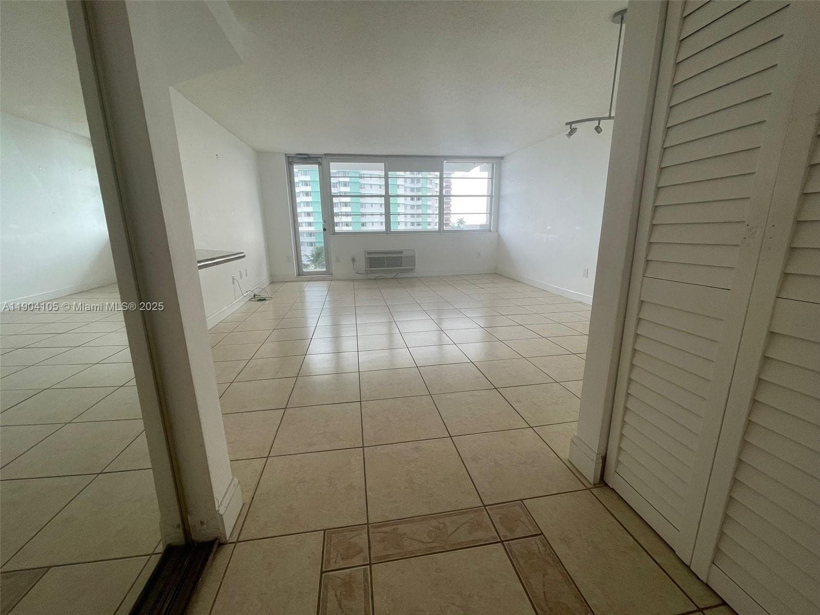 THE AMETHYST CONDO · #510 in Miami Beach - Photo 3