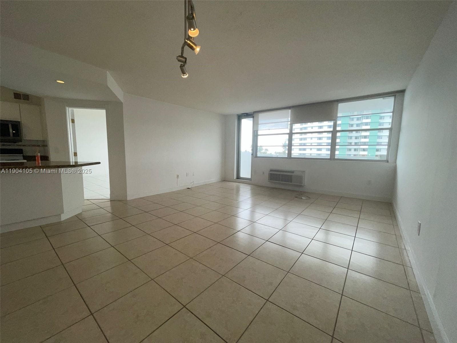 THE AMETHYST CONDO · #510 in Miami Beach - Photo 5