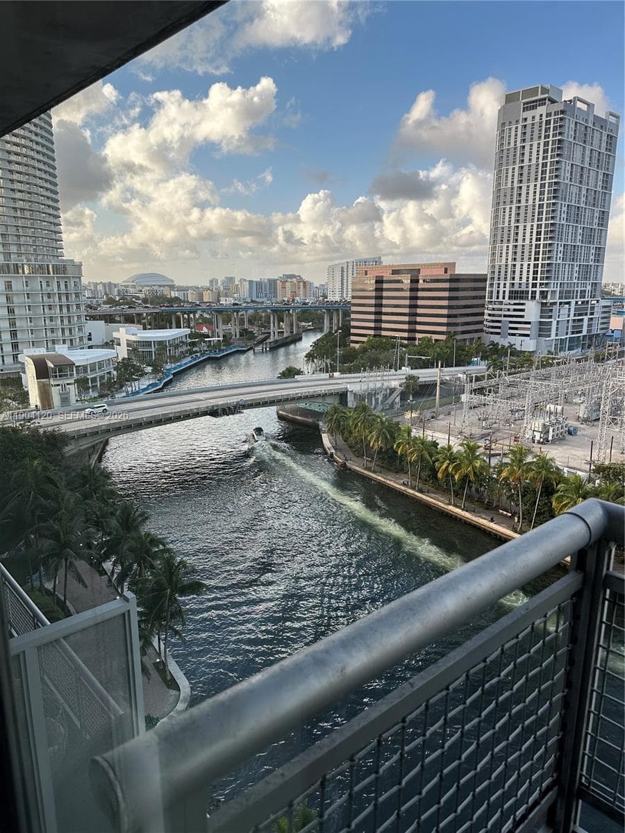 NEO VERTIKA CONDO · #1211 in Miami - Photo 10