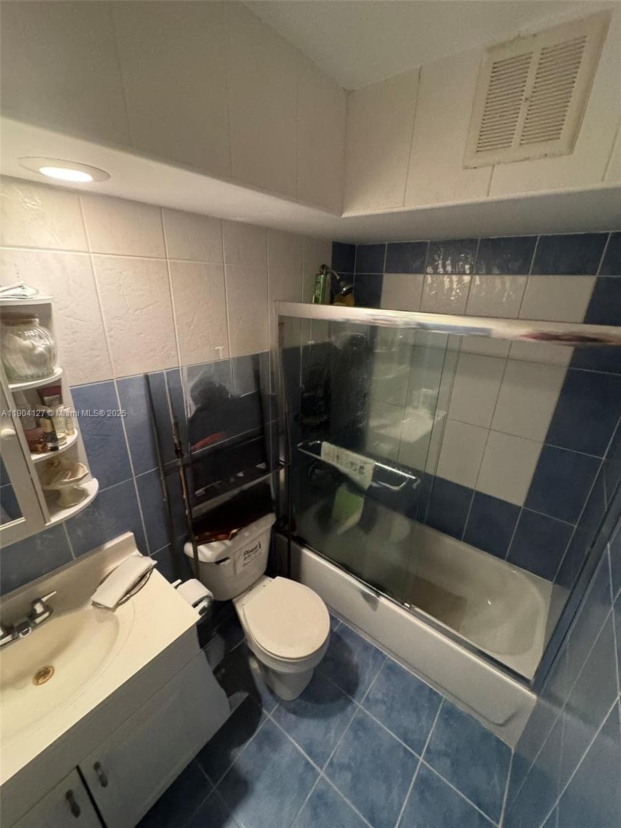 PARADISE BY THE SEA CONDO · #212 in Hallandale Beach - Photo 16