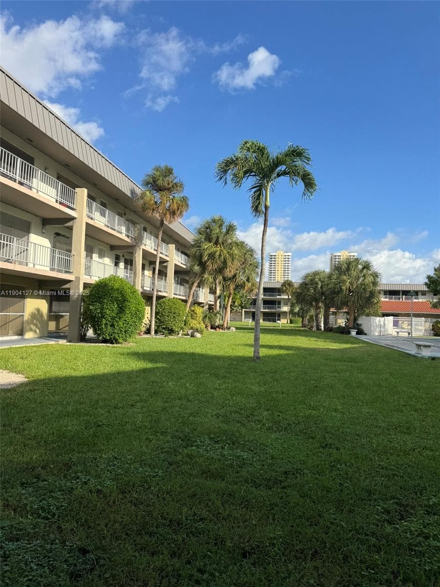 PARADISE BY THE SEA CONDO · #212 in Hallandale Beach - Photo 24