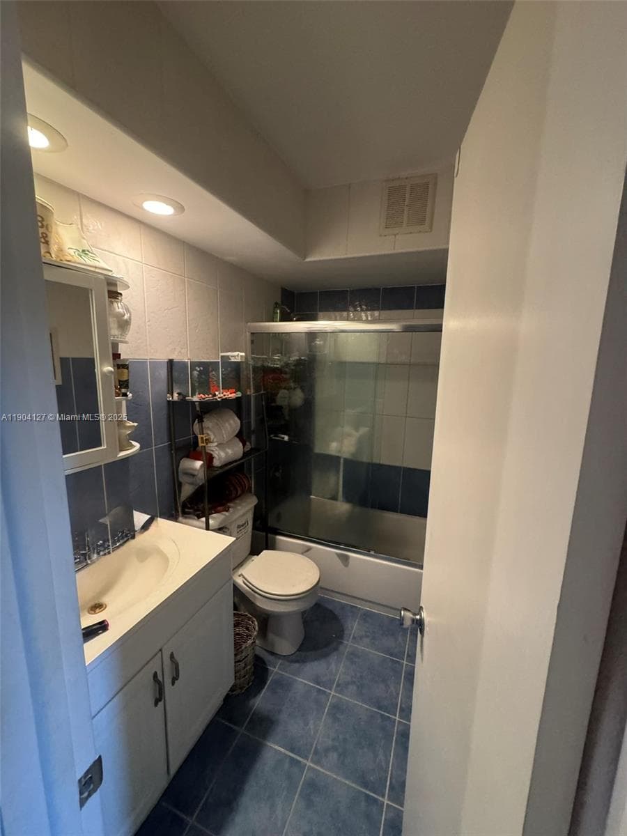 PARADISE BY THE SEA CONDO · #212 in Hallandale Beach - Photo 15