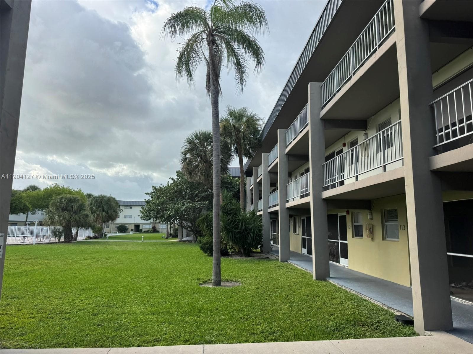 PARADISE BY THE SEA CONDO · #212 in Hallandale Beach - Photo 8