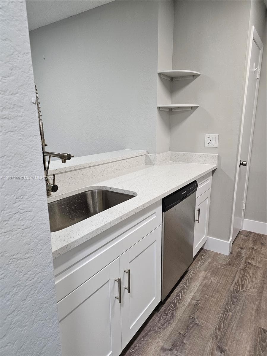 LAKEVIEW CLUB CONDO · #102 in Oakland Park - Photo 13
