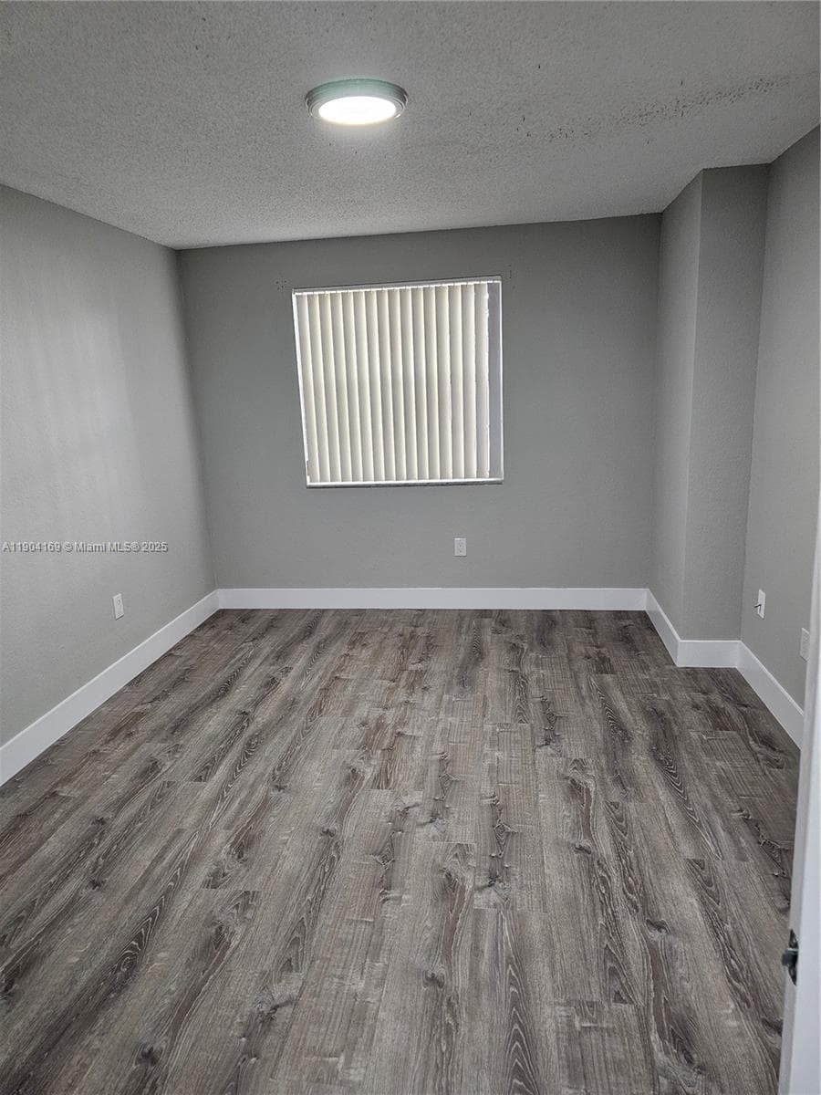 LAKEVIEW CLUB CONDO · #102 in Oakland Park - Photo 20