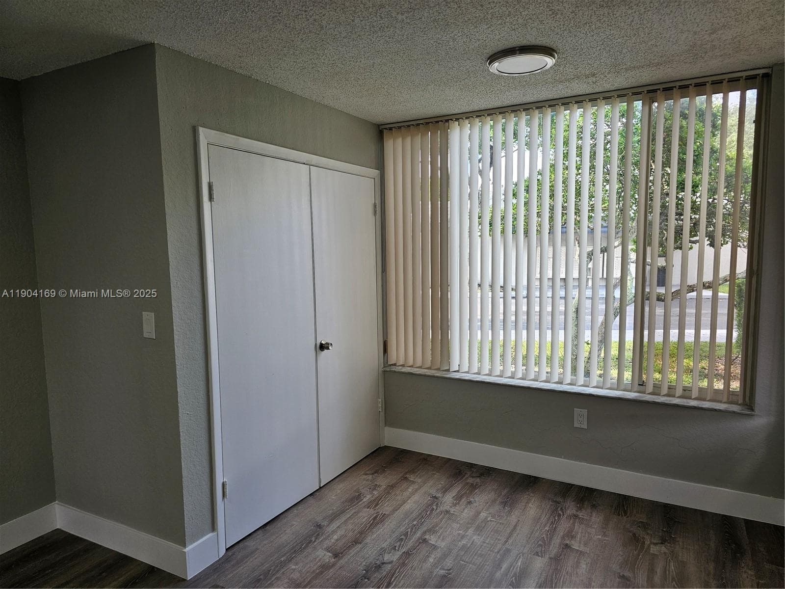 LAKEVIEW CLUB CONDO · #102 in Oakland Park - Photo 9
