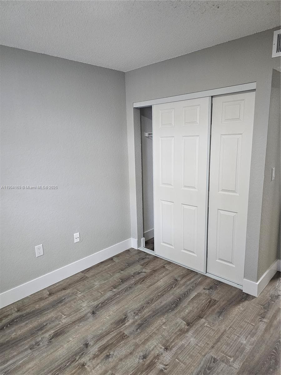 LAKEVIEW CLUB CONDO · #102 in Oakland Park - Photo 24