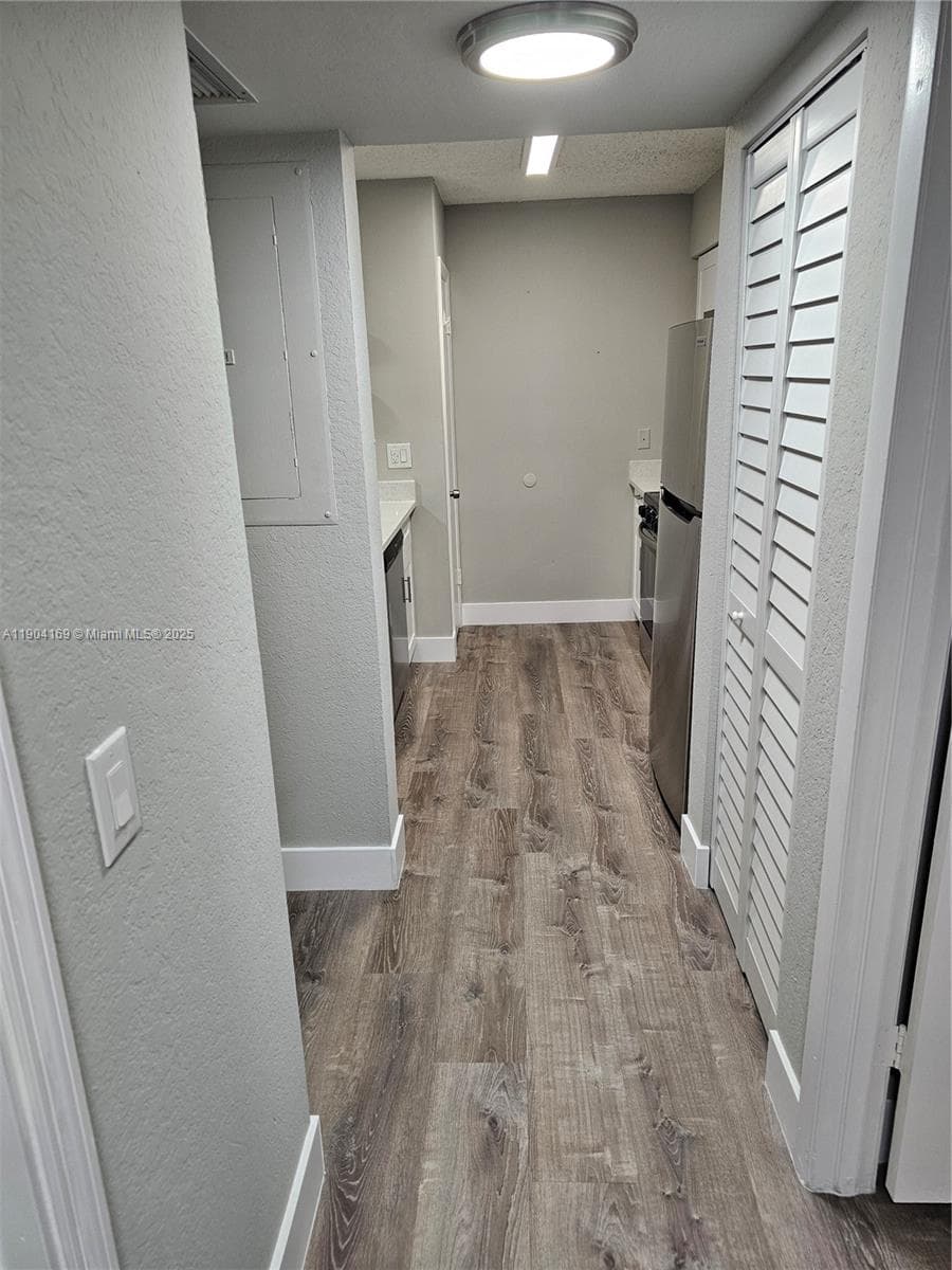 LAKEVIEW CLUB CONDO · #102 in Oakland Park - Photo 21