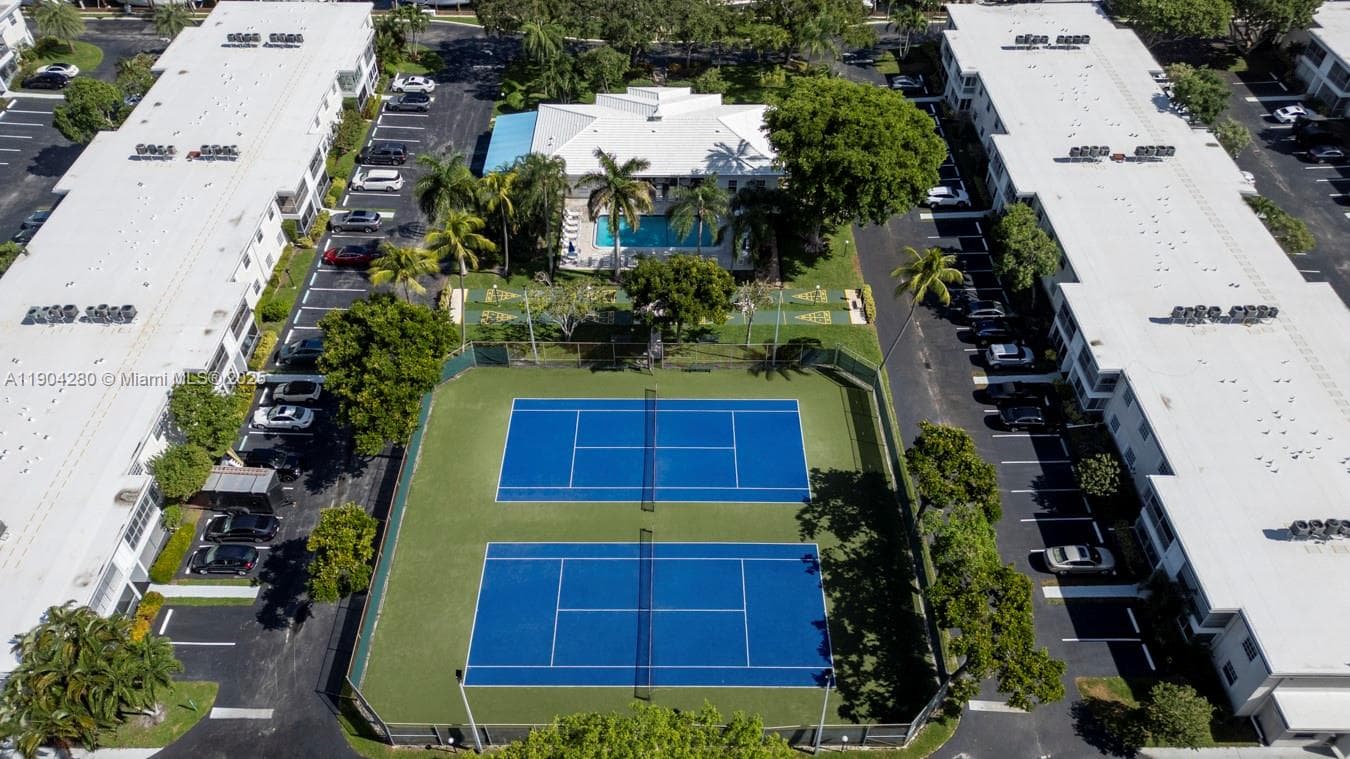 BAY COLONY CLUB · #3 in Fort Lauderdale - Photo 42