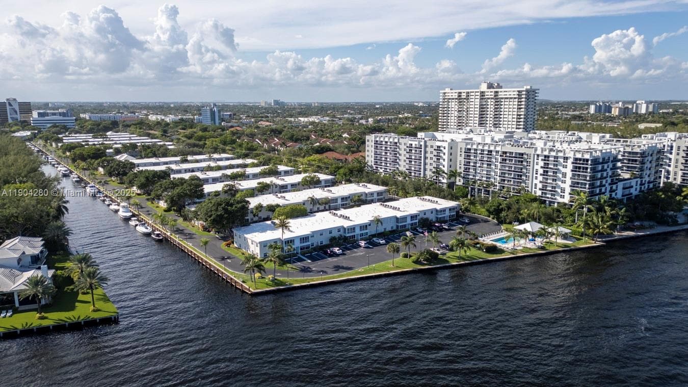 BAY COLONY CLUB · #3 in Fort Lauderdale - Photo 32